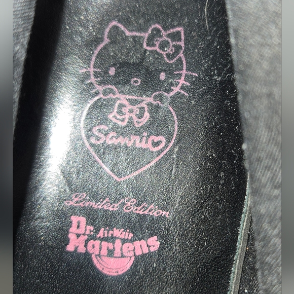 Doc Martens x Sanrio Hello Kitty 50th Anniversary Limited Edition - Picture 8 of 9